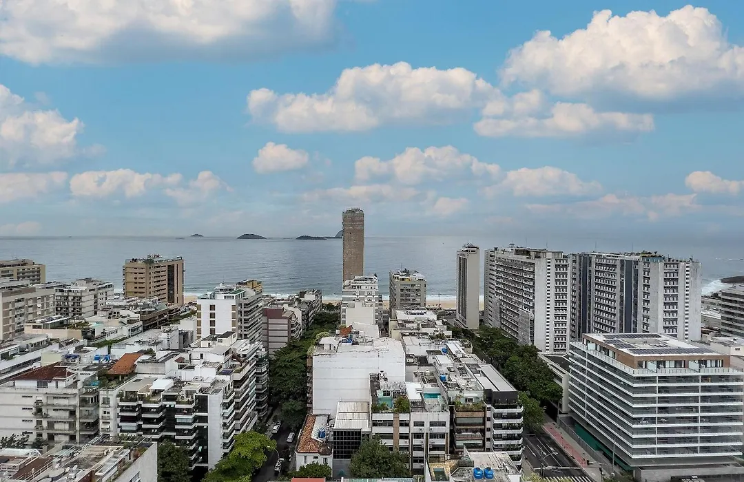 (902-A) Apartamento com Suíte no Coração Leblon-1